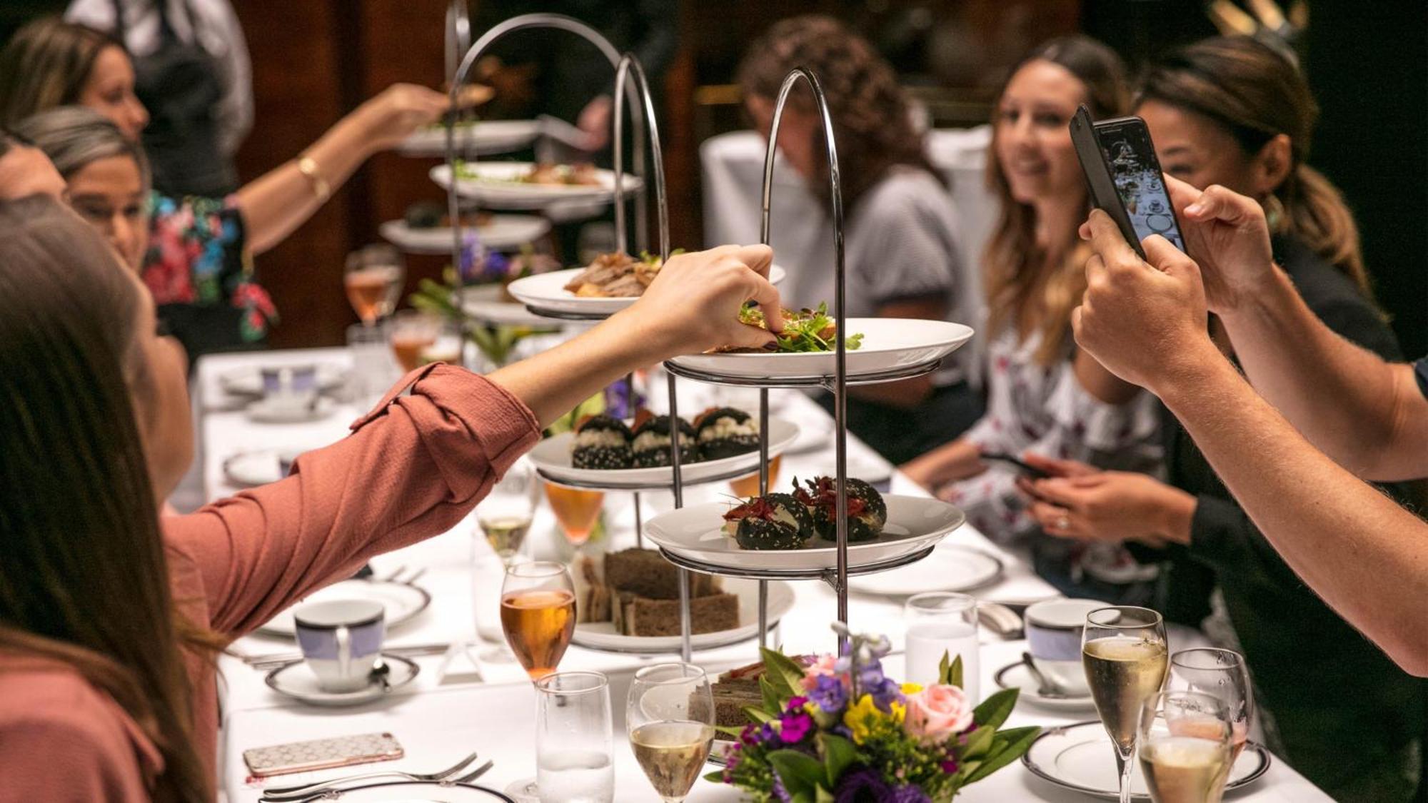 Intercontinental Melbourne The Rialto By Ihg Hotel Exterior photo Afternoon tea at the Ritz